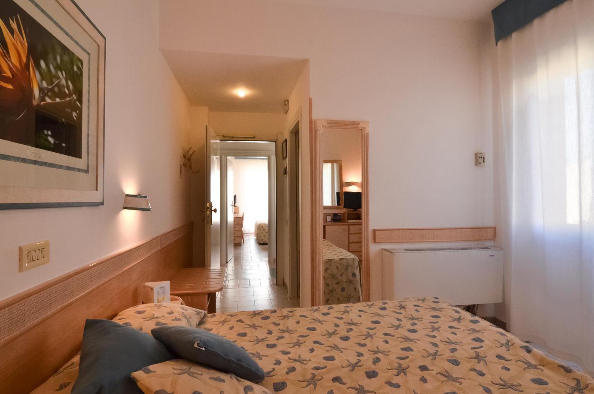 Hotel Aurora Sperlonga Zewnętrze zdjęcie